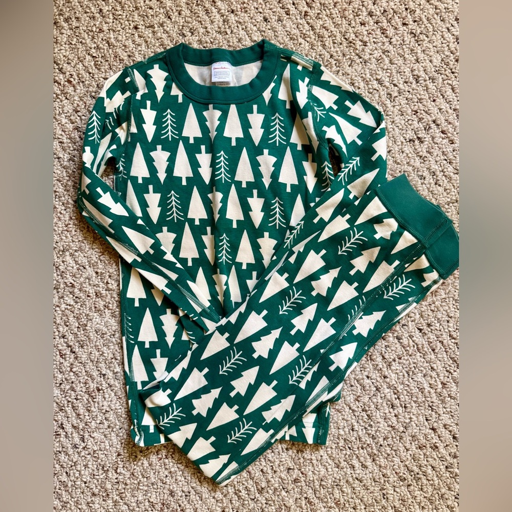 Hanna Andersson Holiday PJs. NWOT.
